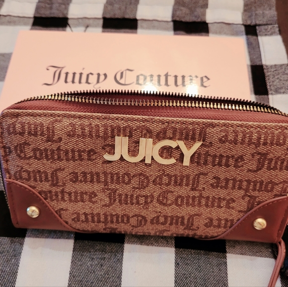 Juicy Couture | NEW Zip Wallet in Chestnut Logo Gold Detail, In Box, NWT - Picture 6 of 7